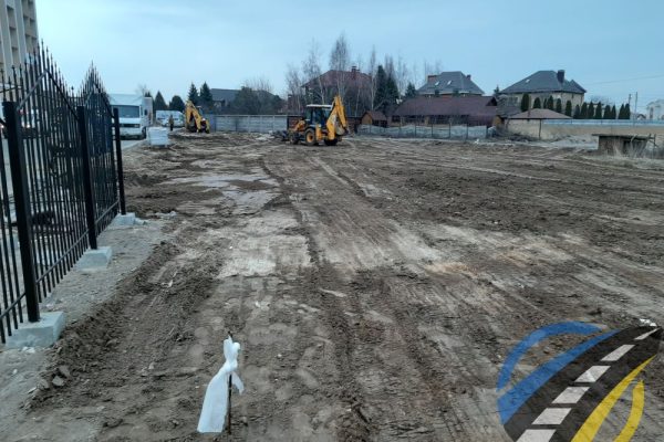 02-ukladka-asfalta-avtostayanka-min