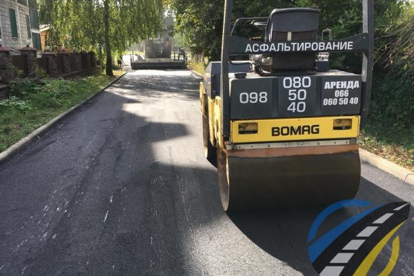 209-ukladka-asfalta-dorogi-min