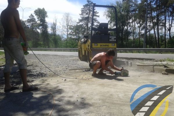 Asfaltirovanie-dorog-ukladivanie-202-min